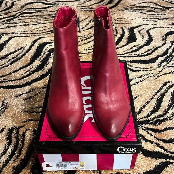 Circus by Sam Edelman Jaimee Studded Ankle Boot - Dark Cherry NWOT - Picture 4 of 5